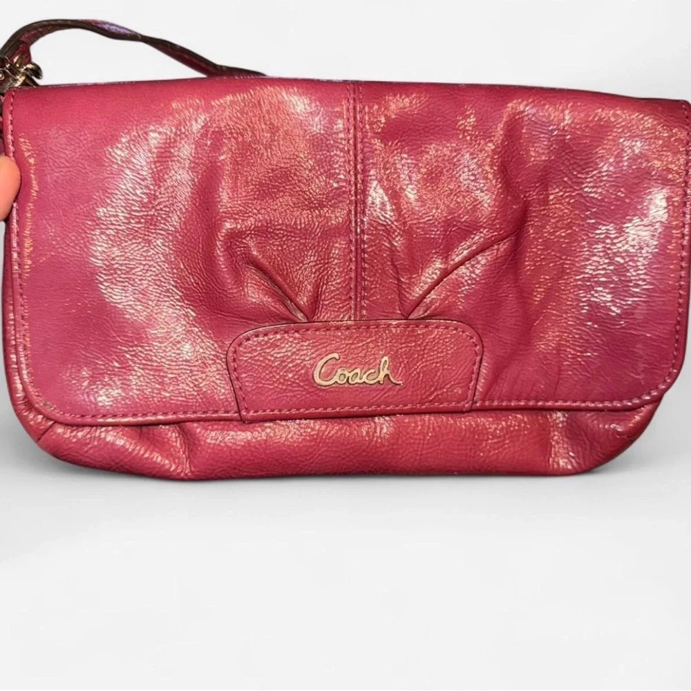 Vintage Y2K Coach raspberry pink Patent Leather Wristlet Clutch